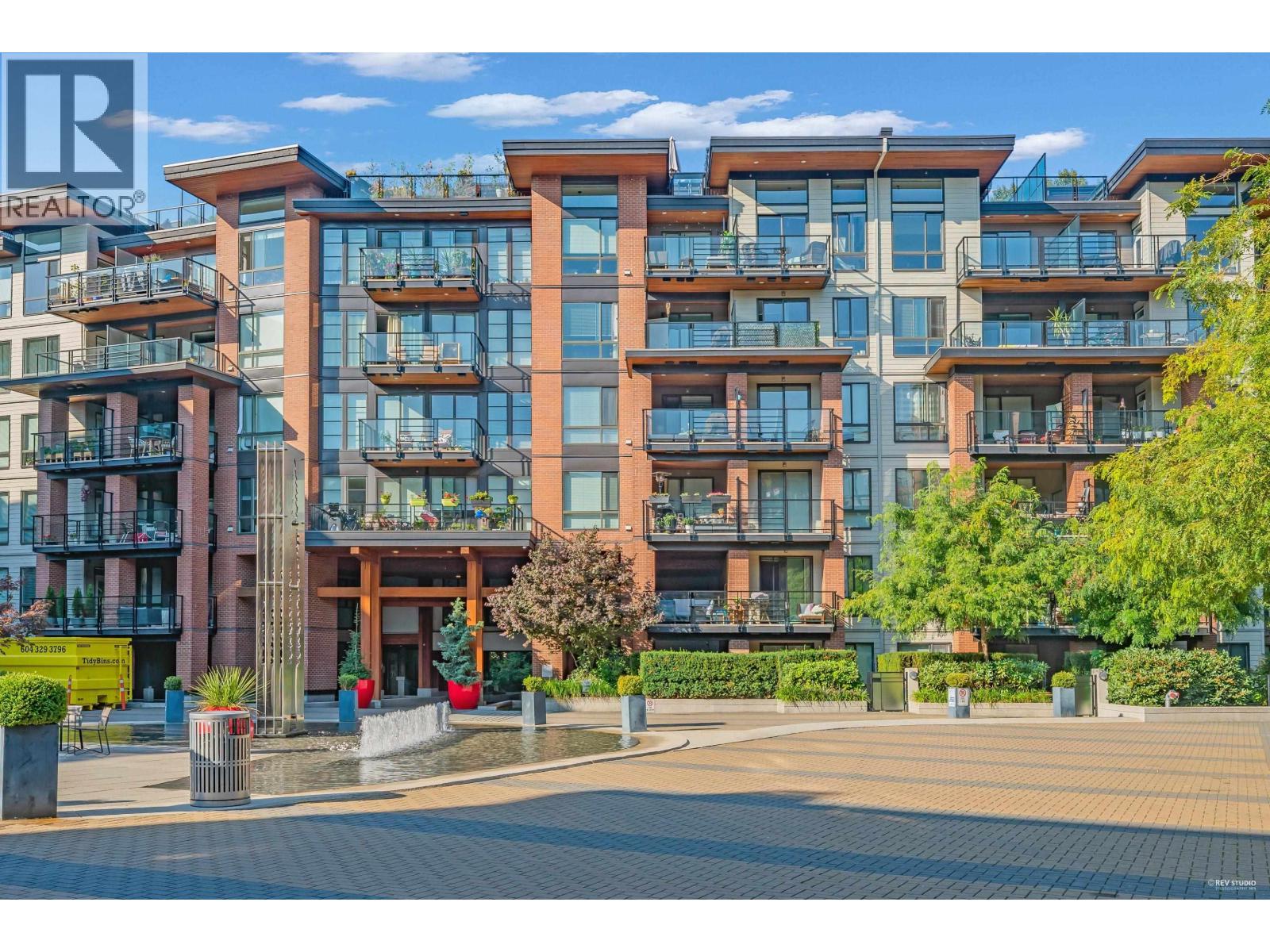 226 723 W 3rd Street, North Vancouver, British Columbia  V7M 0E4 - Photo 1 - R3168433