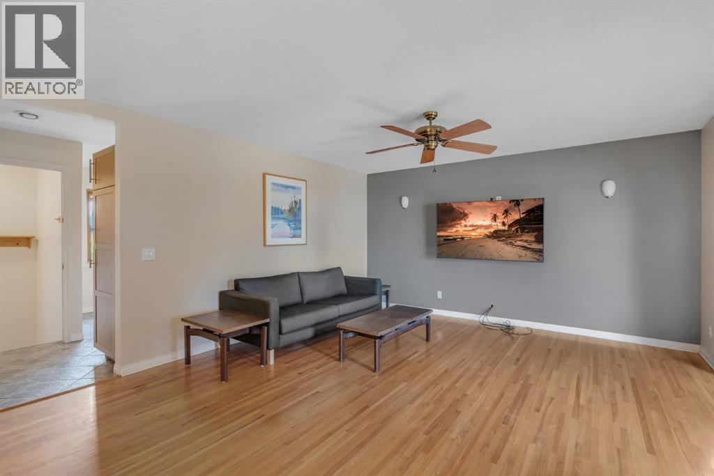 64 Huntham Road Ne, Calgary, Alberta  T2K 4G1 - Photo 4 - A2352143