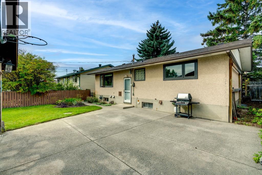 64 Huntham Road Ne, Calgary, Alberta  T2K 4G1 - Photo 34 - A2352143