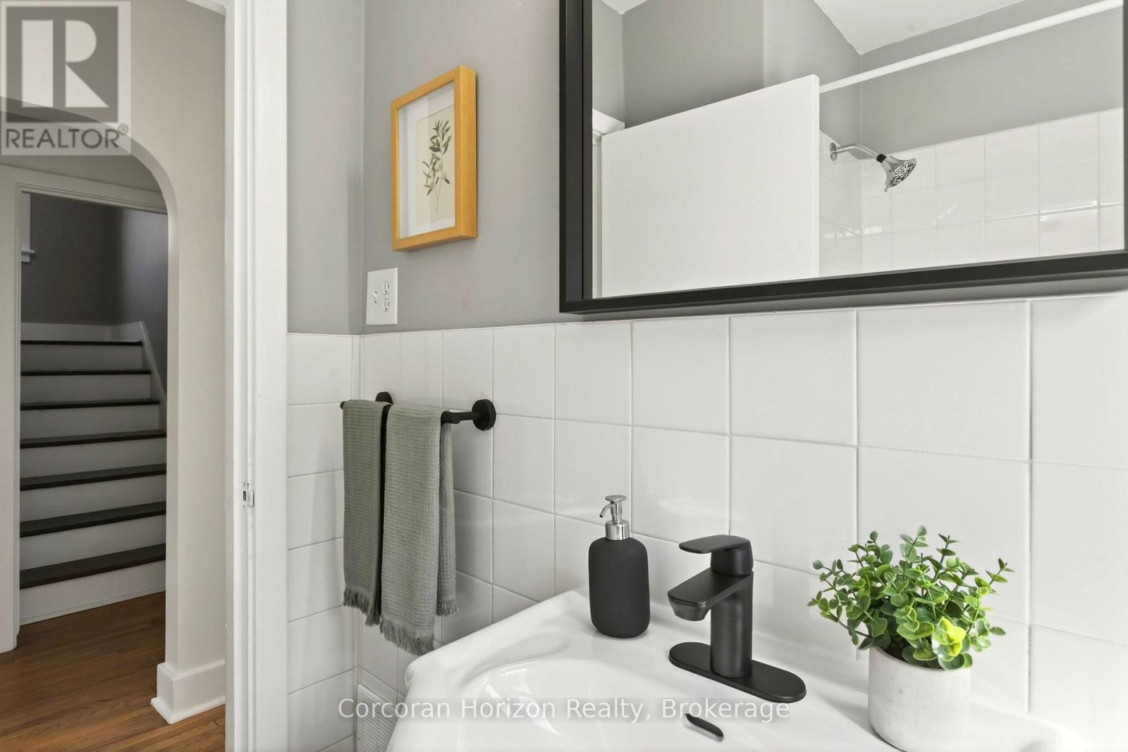 1 - 33 East 34th Street, Hamilton, Ontario  L8V 3W2 - Photo 29 - X14095112