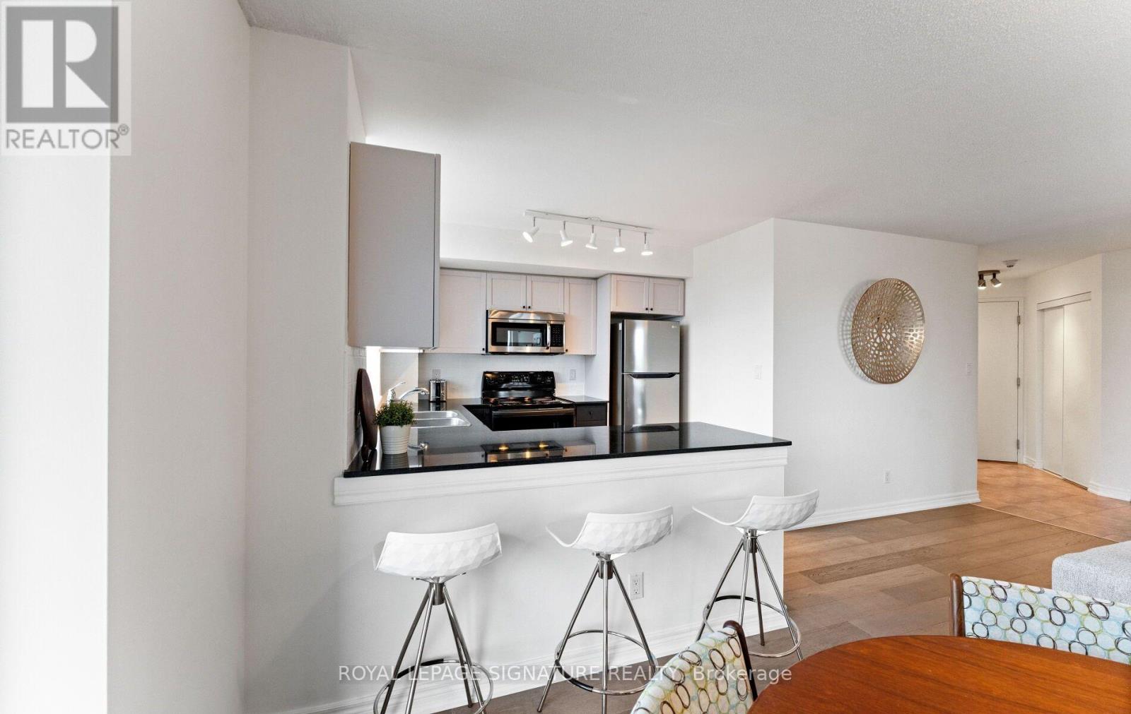 604 - 1369 Bloor Street W, Toronto, Ontario  M6P 4J4 - Photo 13 - C14095062