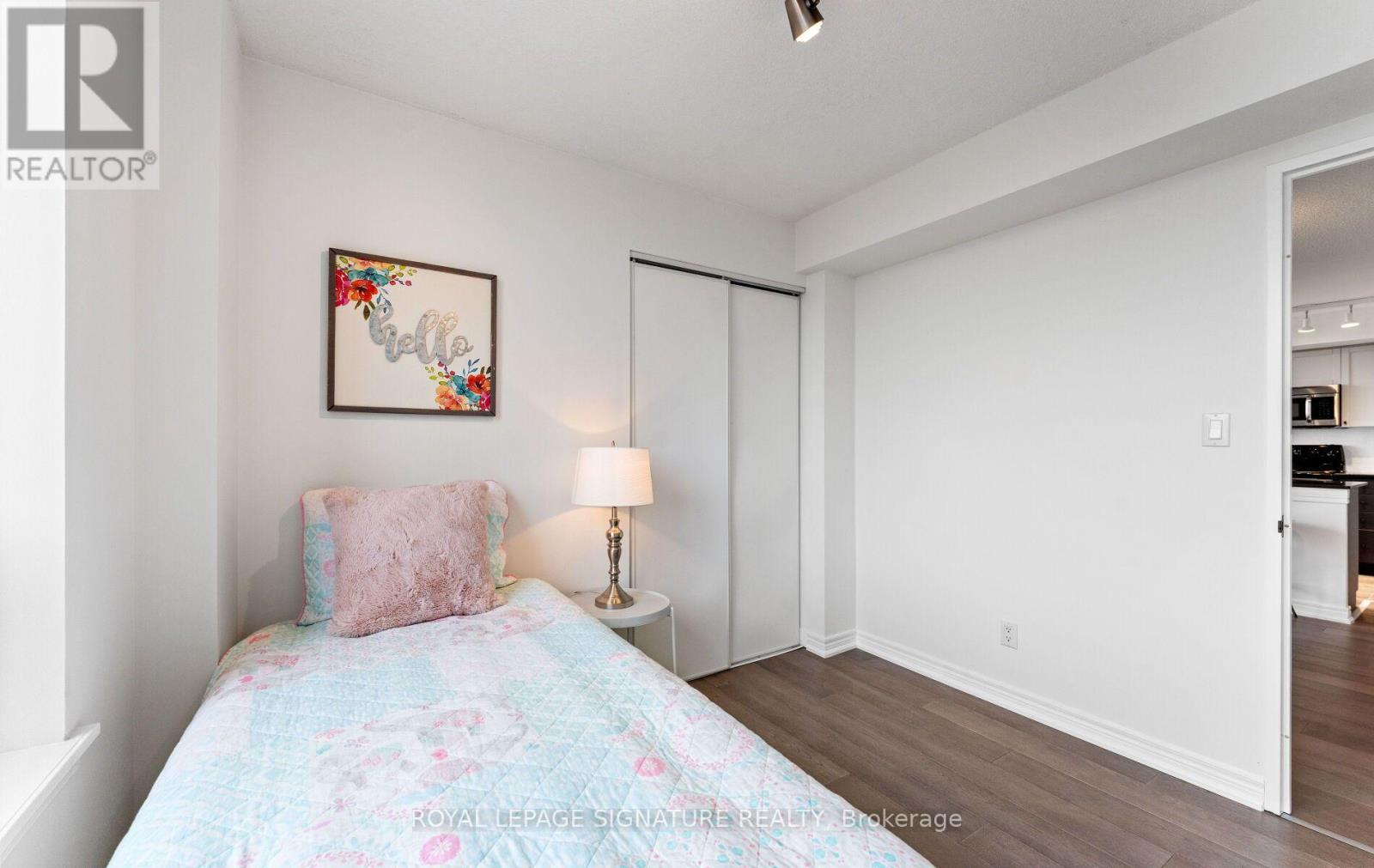 604 - 1369 Bloor Street W, Toronto, Ontario  M6P 4J4 - Photo 16 - C14095062