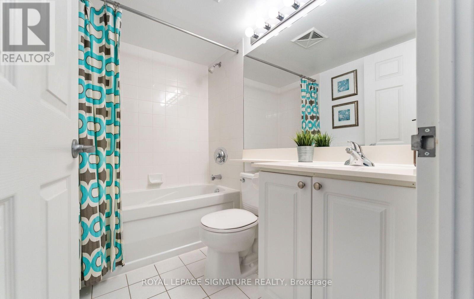 604 - 1369 Bloor Street W, Toronto, Ontario  M6P 4J4 - Photo 22 - C14095062