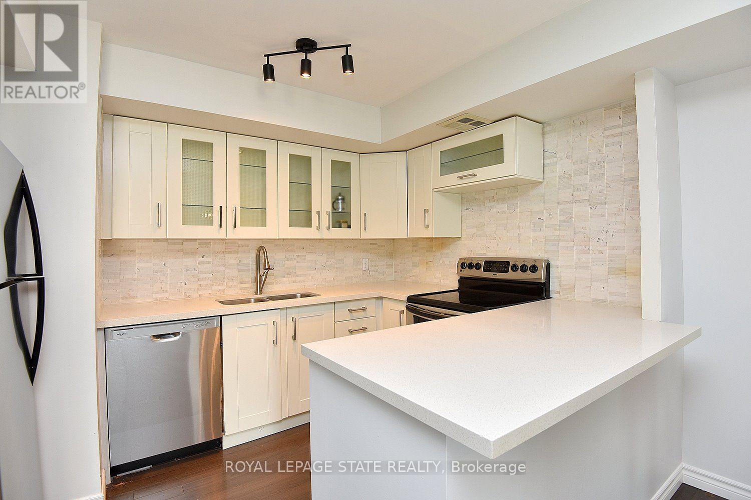 1611 - 25 The Esplanade, Toronto, Ontario  M5E 1W5 - Photo 12 - C14095078