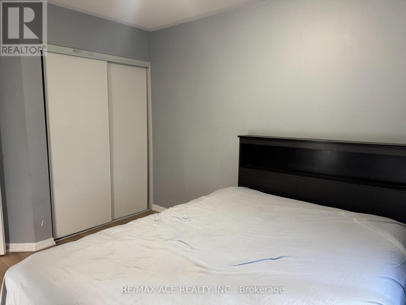 Room 1 - 1851 Parkhurst Crescent, Pickering, Ontario  L1X 0B1 - Photo 6 - E14095102