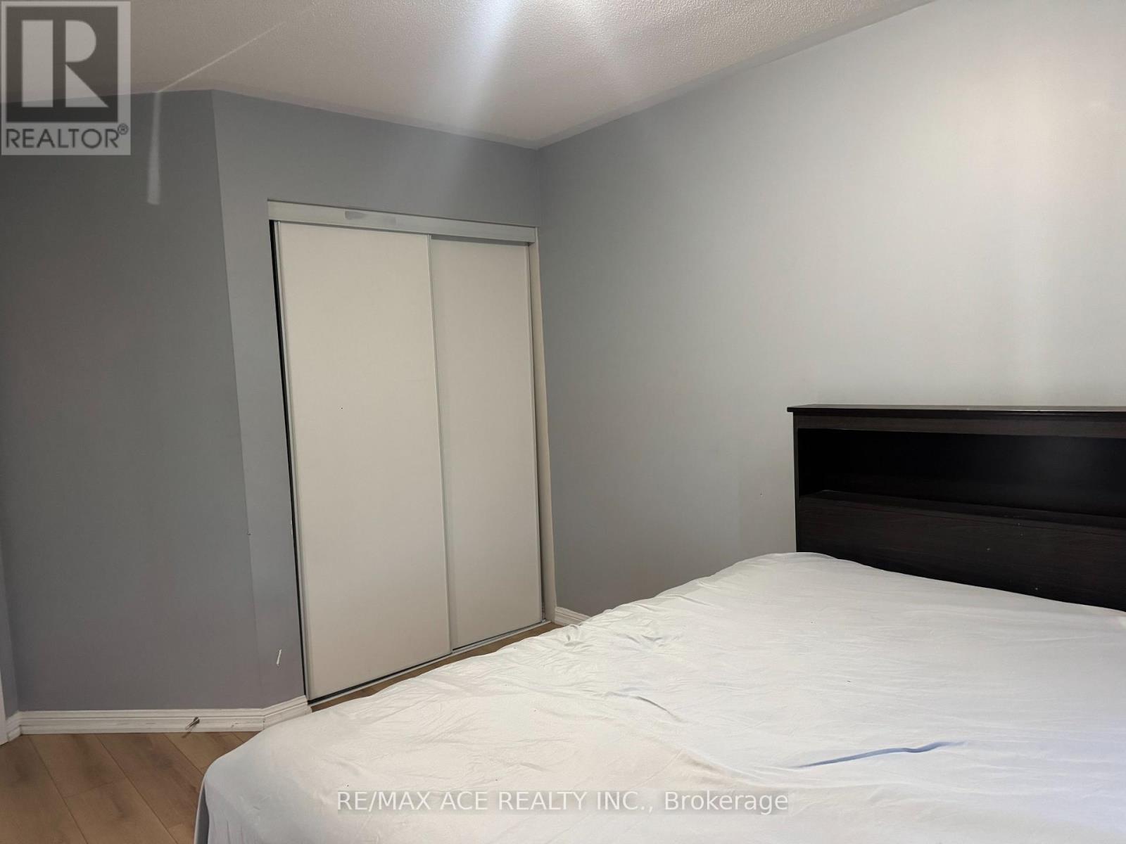 Room 1 - 1851 Parkhurst Crescent, Pickering, Ontario  L1X 0B1 - Photo 7 - E14095102