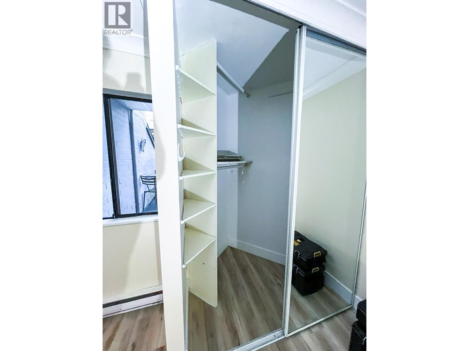 205 1270 ROBSON STREET