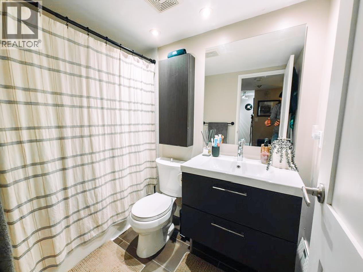 205 1270 ROBSON STREET