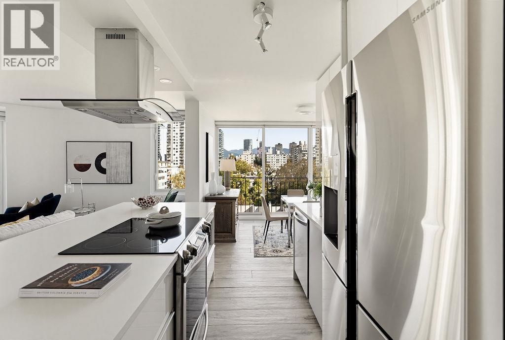 1103 1575 Beach Avenue, Vancouver, British Columbia  V6G 1Y5 - Photo 2 - R3176580