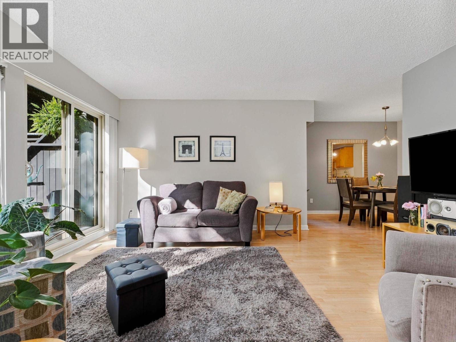 2026 Purcell Way, North Vancouver, British Columbia  V7J 3K3 - Photo 2 - R3176588