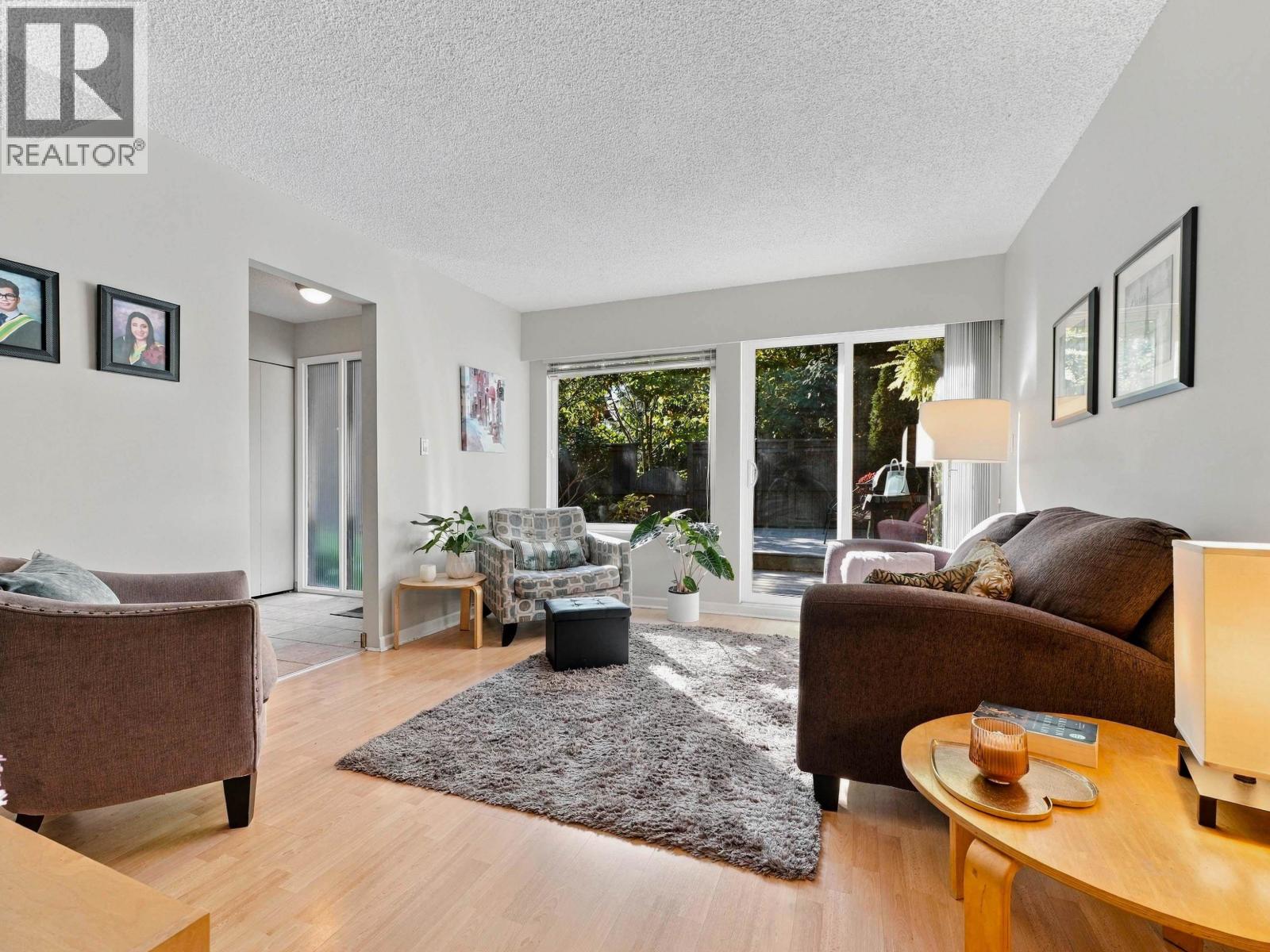 2026 Purcell Way, North Vancouver, British Columbia  V7J 3K3 - Photo 3 - R3176588