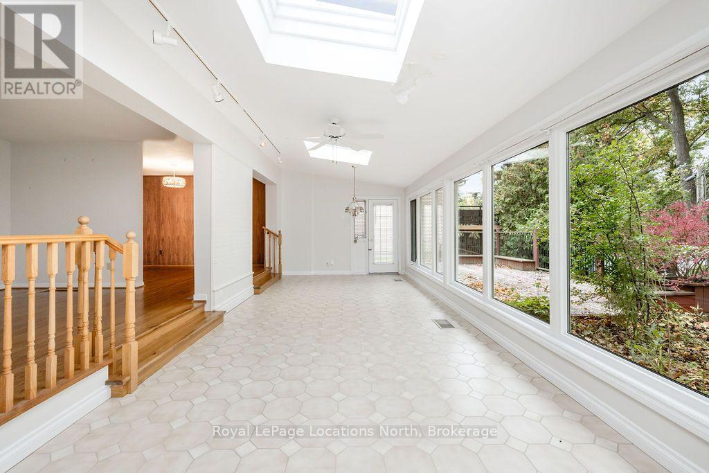 9 Vine Crescent, Barrie, Ontario  L4N 2B3 - Photo 18 - S14095060