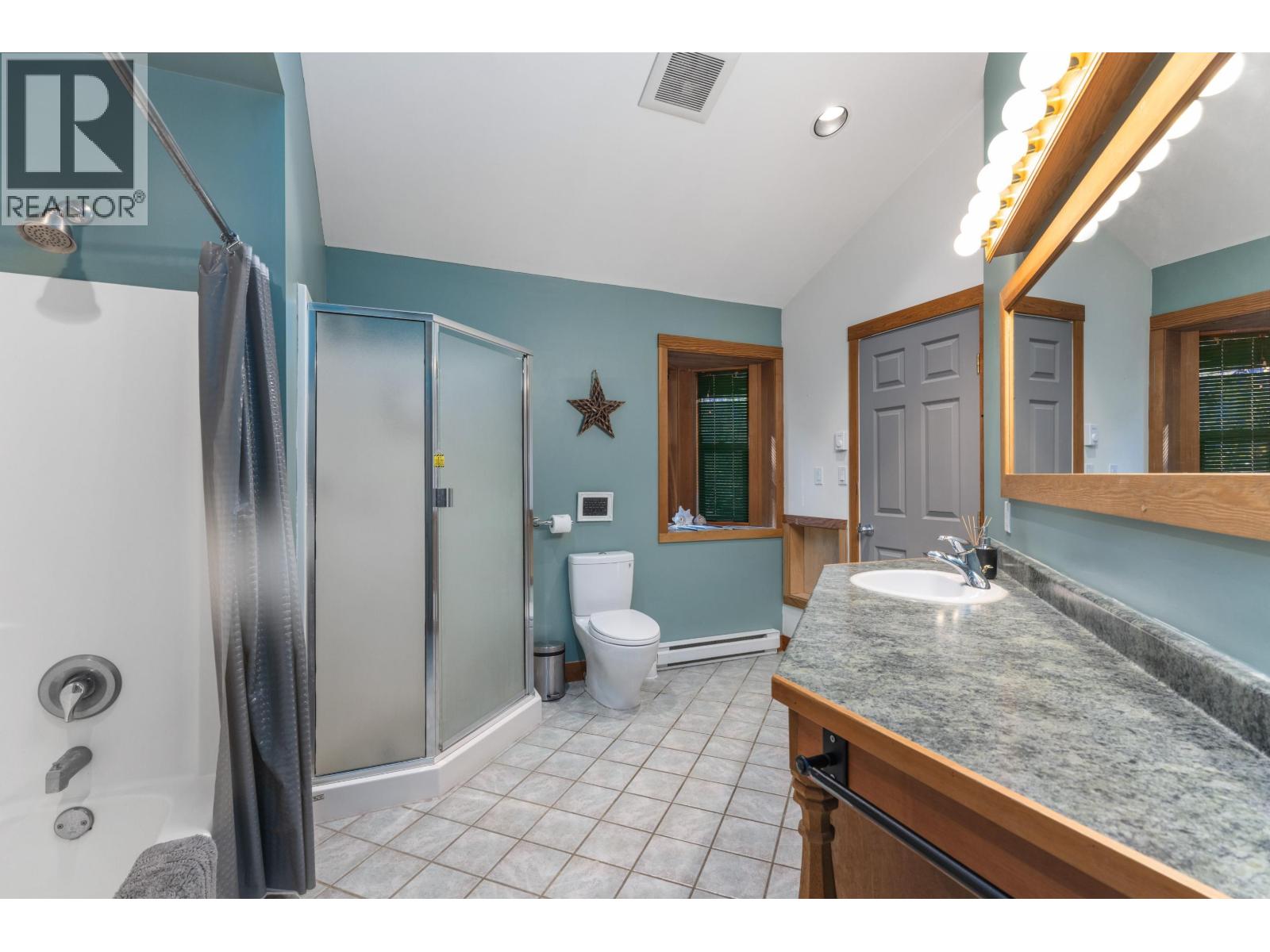 9842 Anderson Place, Pemberton, British Columbia  V0N 1L0 - Photo 11 - R3176556