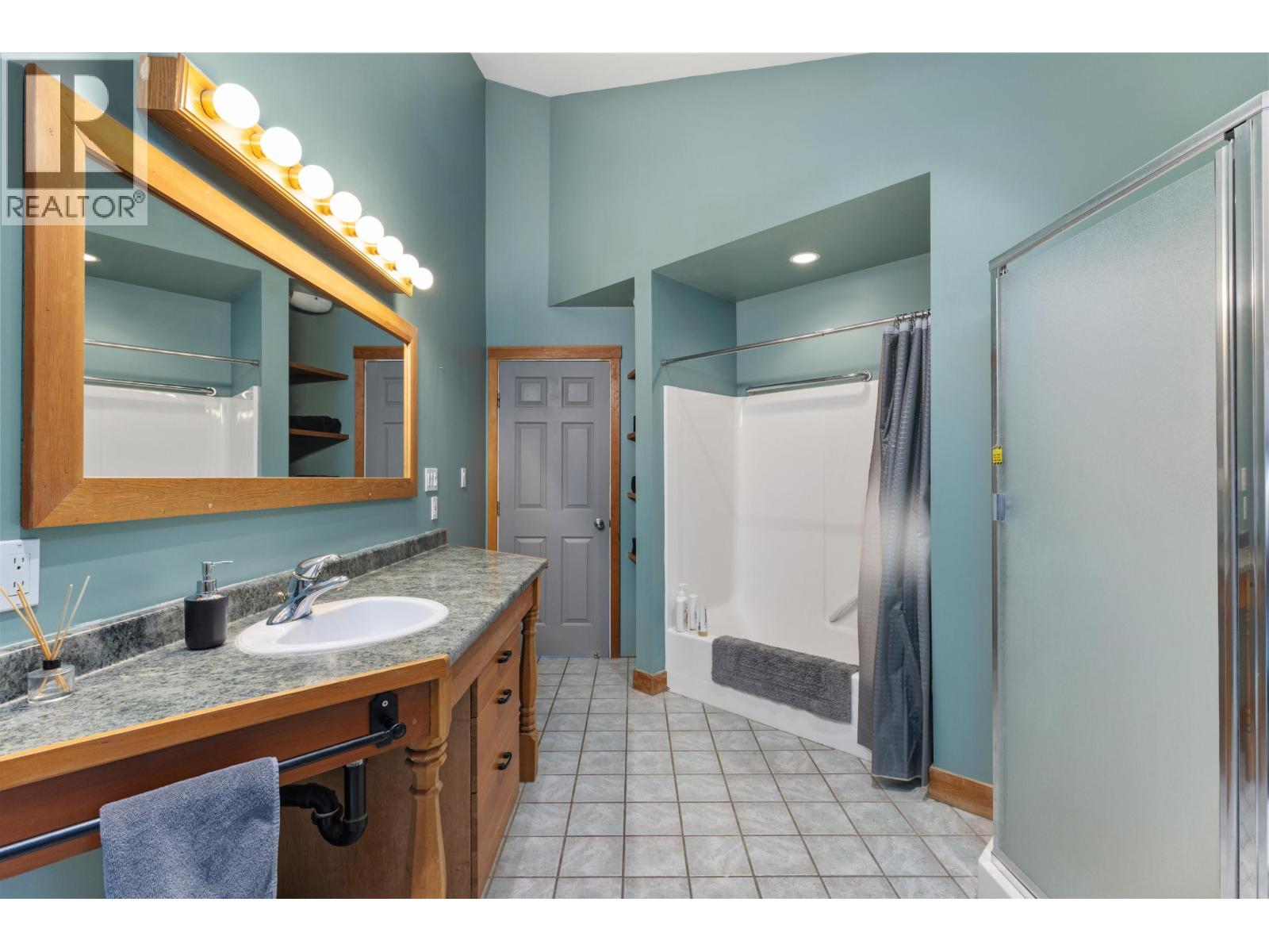 9842 Anderson Place, Pemberton, British Columbia  V0N 1L0 - Photo 12 - R3176556
