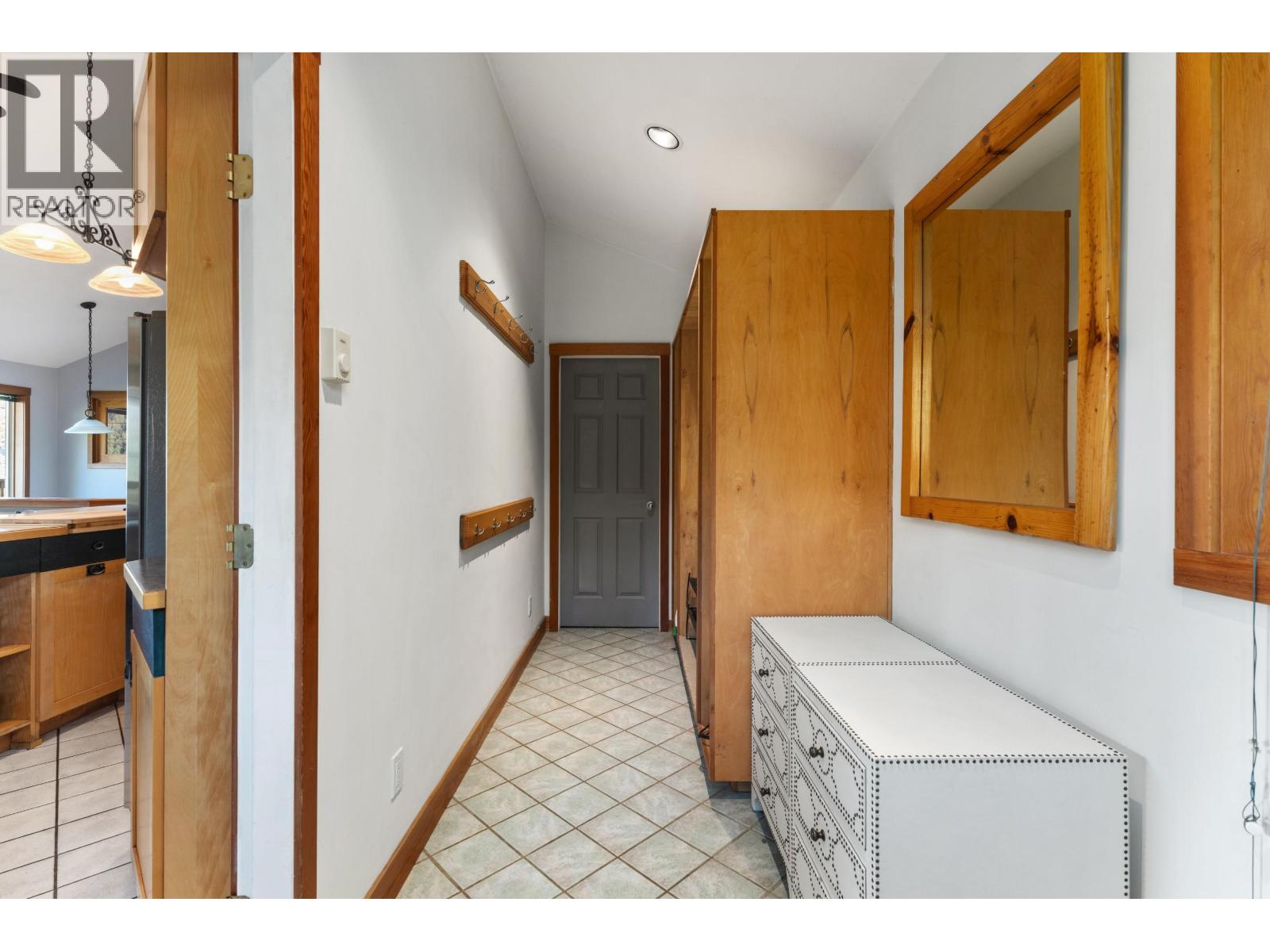 9842 Anderson Place, Pemberton, British Columbia  V0N 1L0 - Photo 2 - R3176556