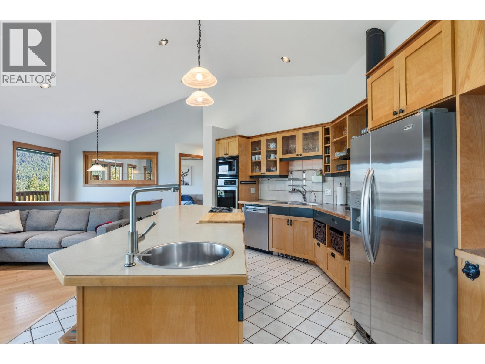 9842 Anderson Place, Pemberton, British Columbia  V0N 1L0 - Photo 3 - R3176556