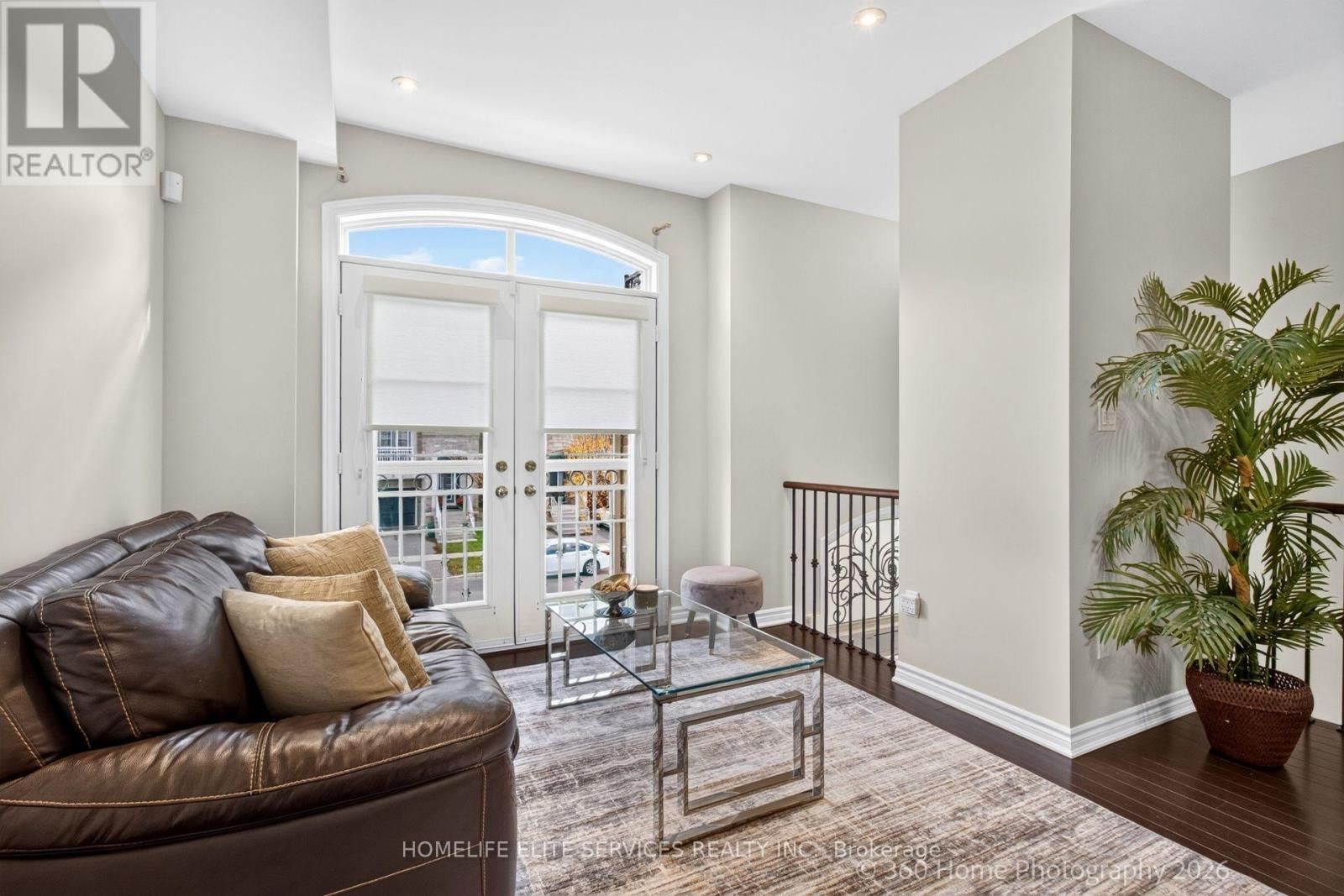 70 Farooq Boulevard, Vaughan, Ontario  L4L 1A6 - Photo 2 - N14095044