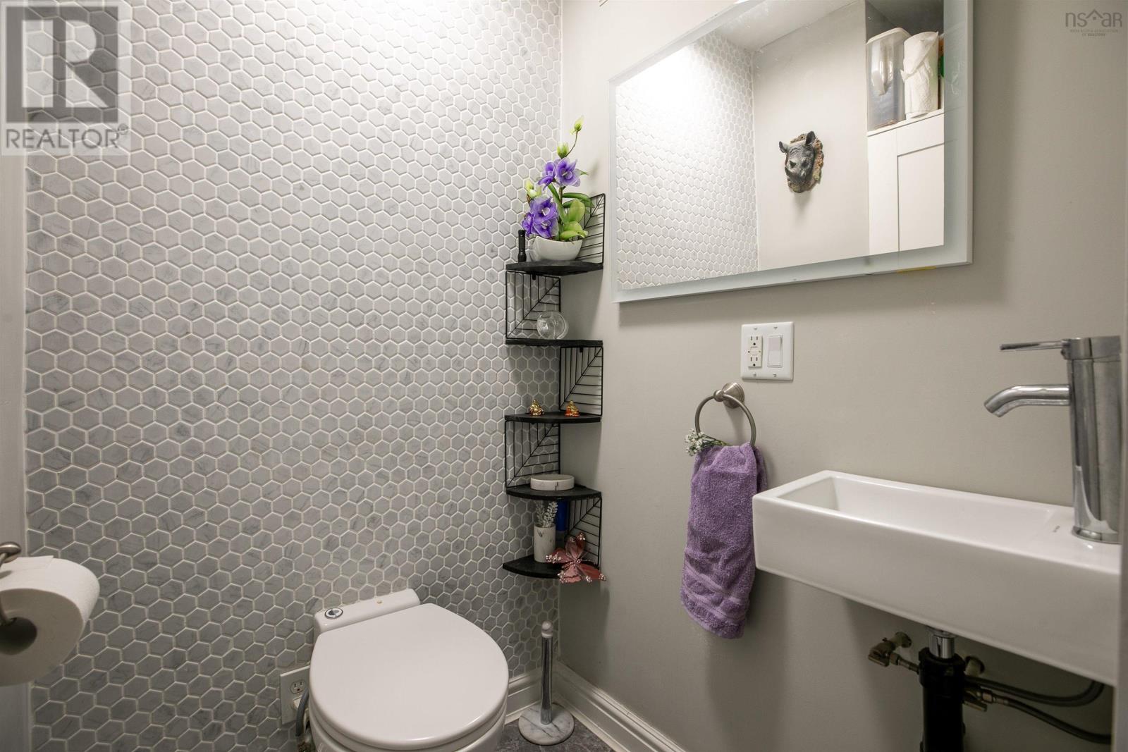 949 Mclean Street, Halifax, Nova Scotia  B3H 2V2 - Photo 15 - 202626158