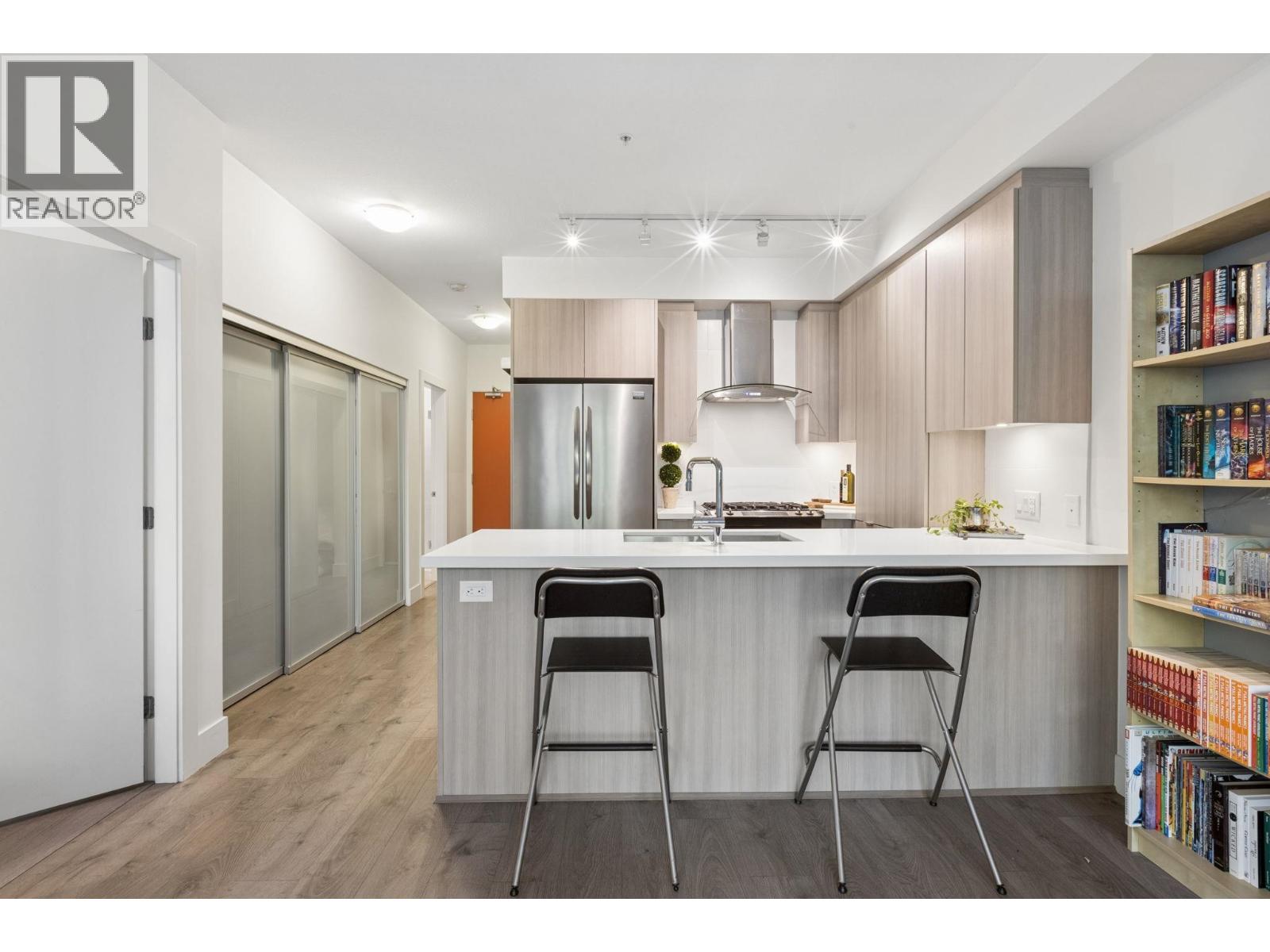 318 3602 Aldercrest Drive, North Vancouver, British Columbia  V7G 0A2 - Photo 5 - R3176544