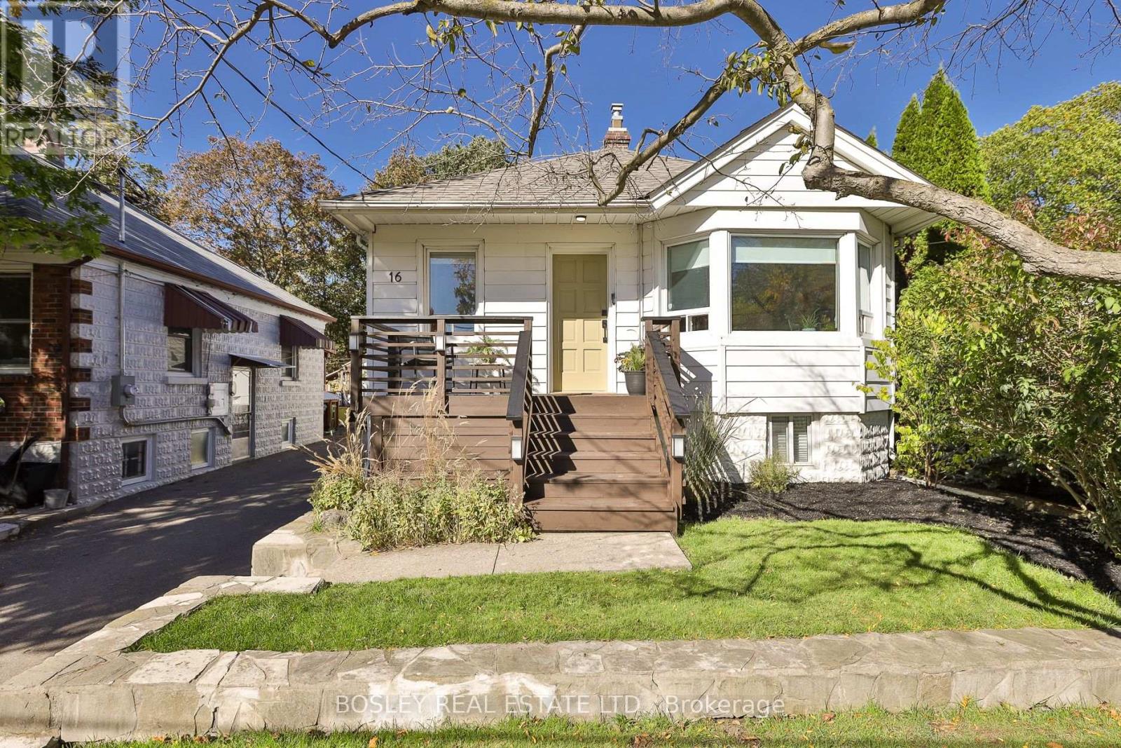 16 DELROY DRIVE, Toronto, Ontario