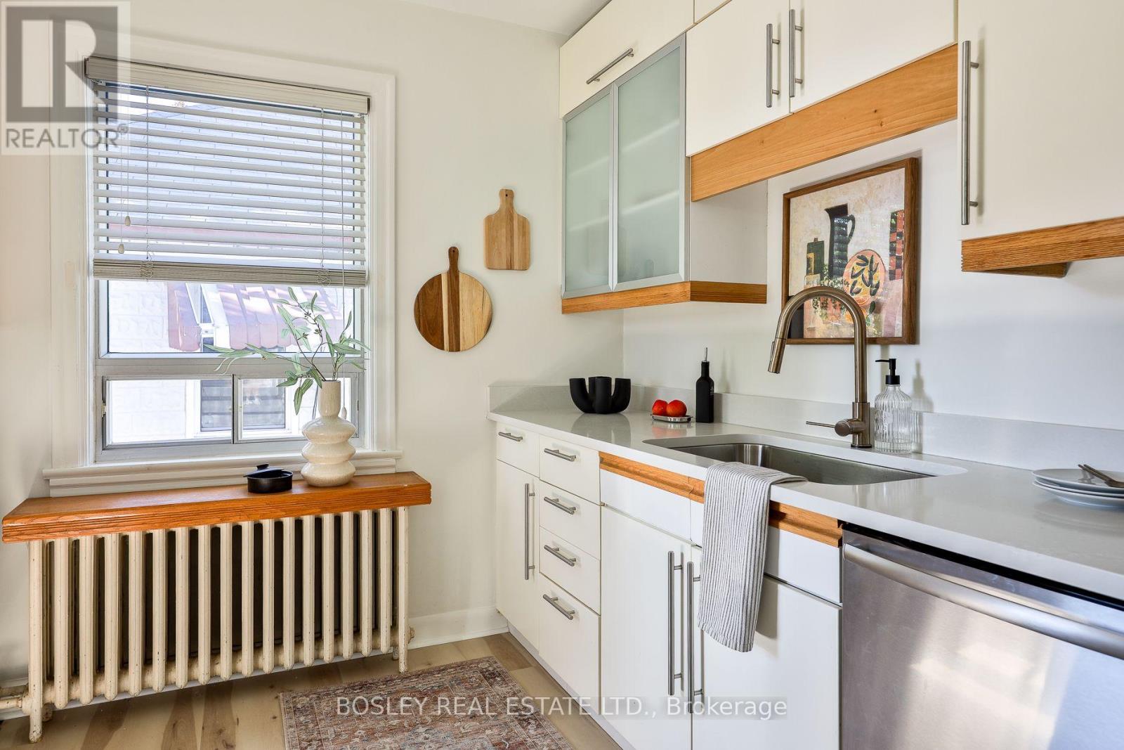 16 Delroy Drive, Toronto, Ontario  M8Y 1M7 - Photo 12 - W14095052