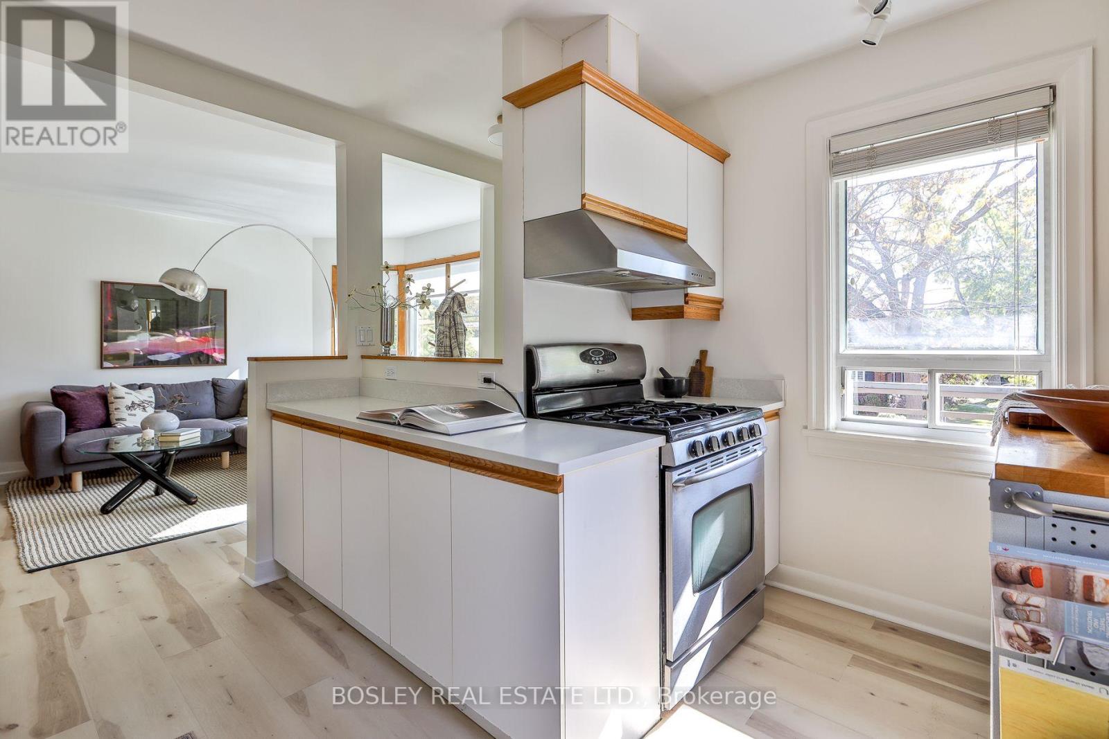 16 Delroy Drive, Toronto, Ontario  M8Y 1M7 - Photo 14 - W14095052