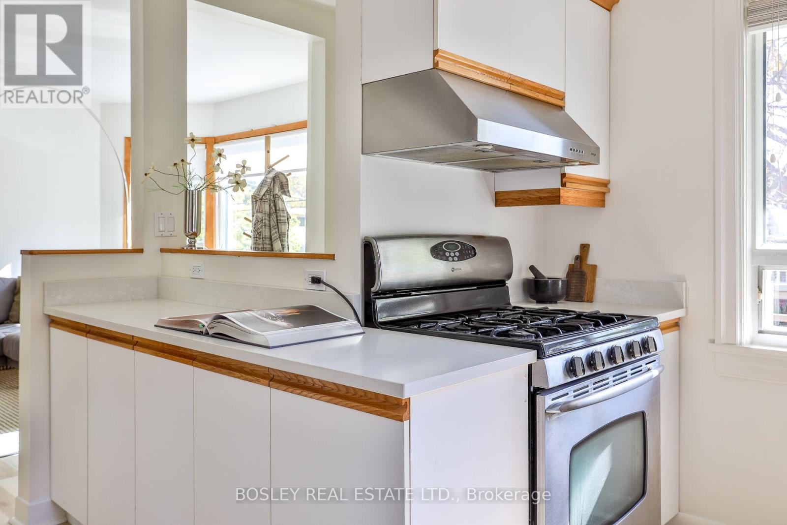 16 Delroy Drive, Toronto, Ontario  M8Y 1M7 - Photo 15 - W14095052