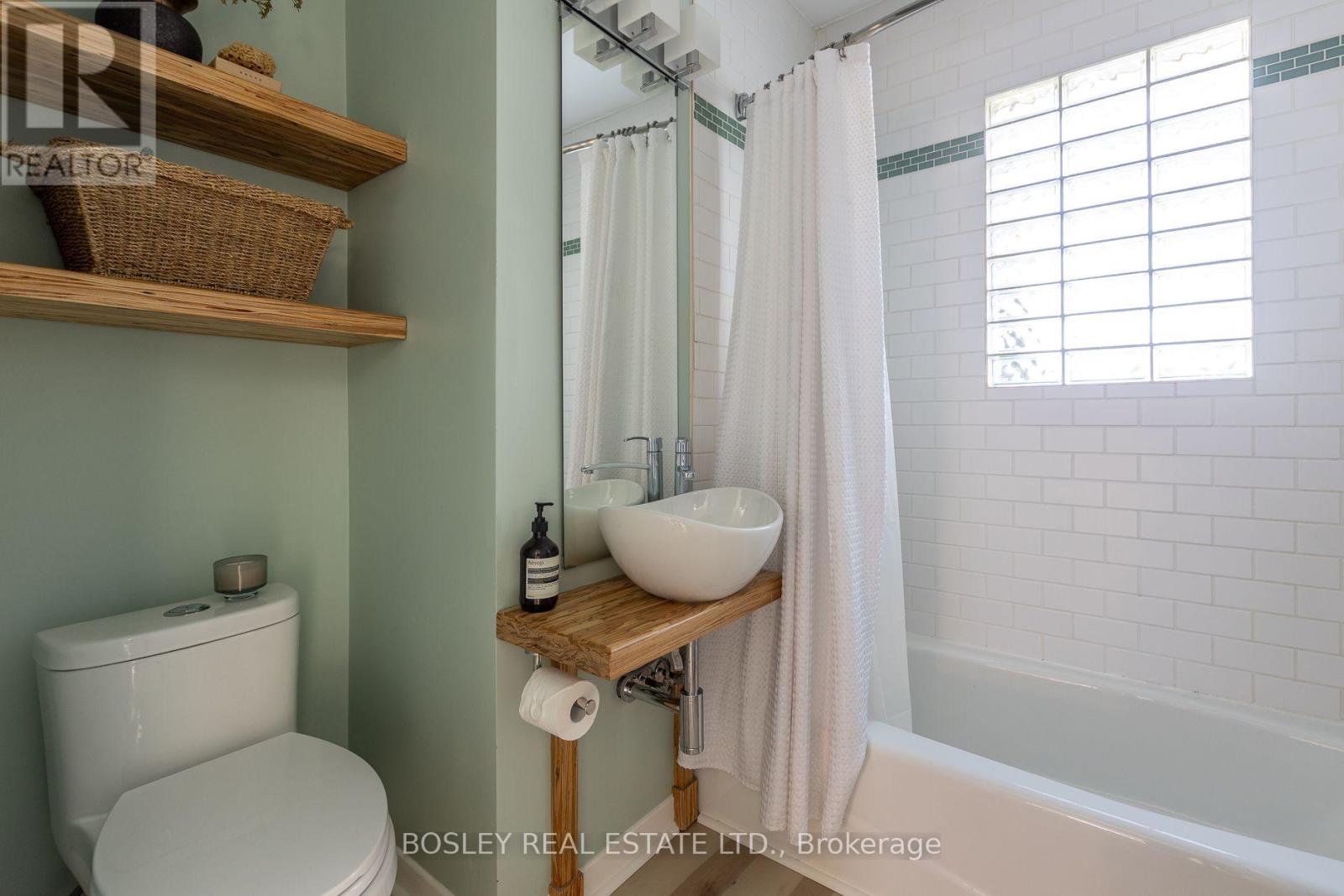 16 Delroy Drive, Toronto, Ontario  M8Y 1M7 - Photo 18 - W14095052