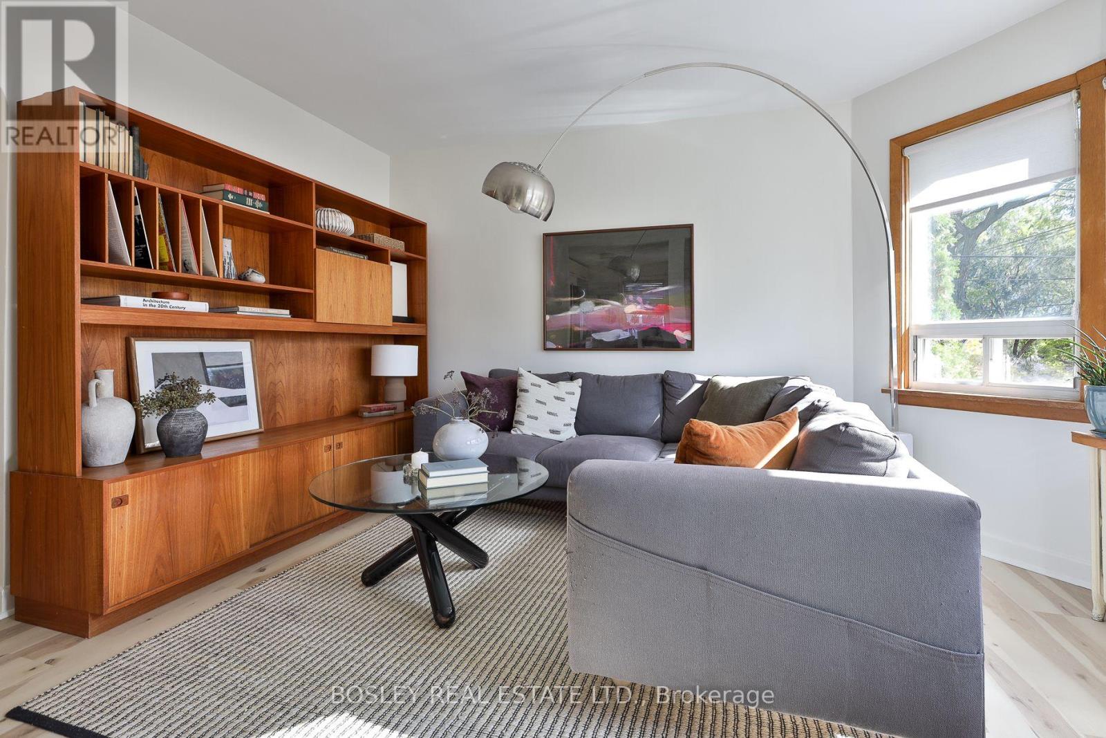 16 Delroy Drive, Toronto, Ontario  M8Y 1M7 - Photo 4 - W14095052