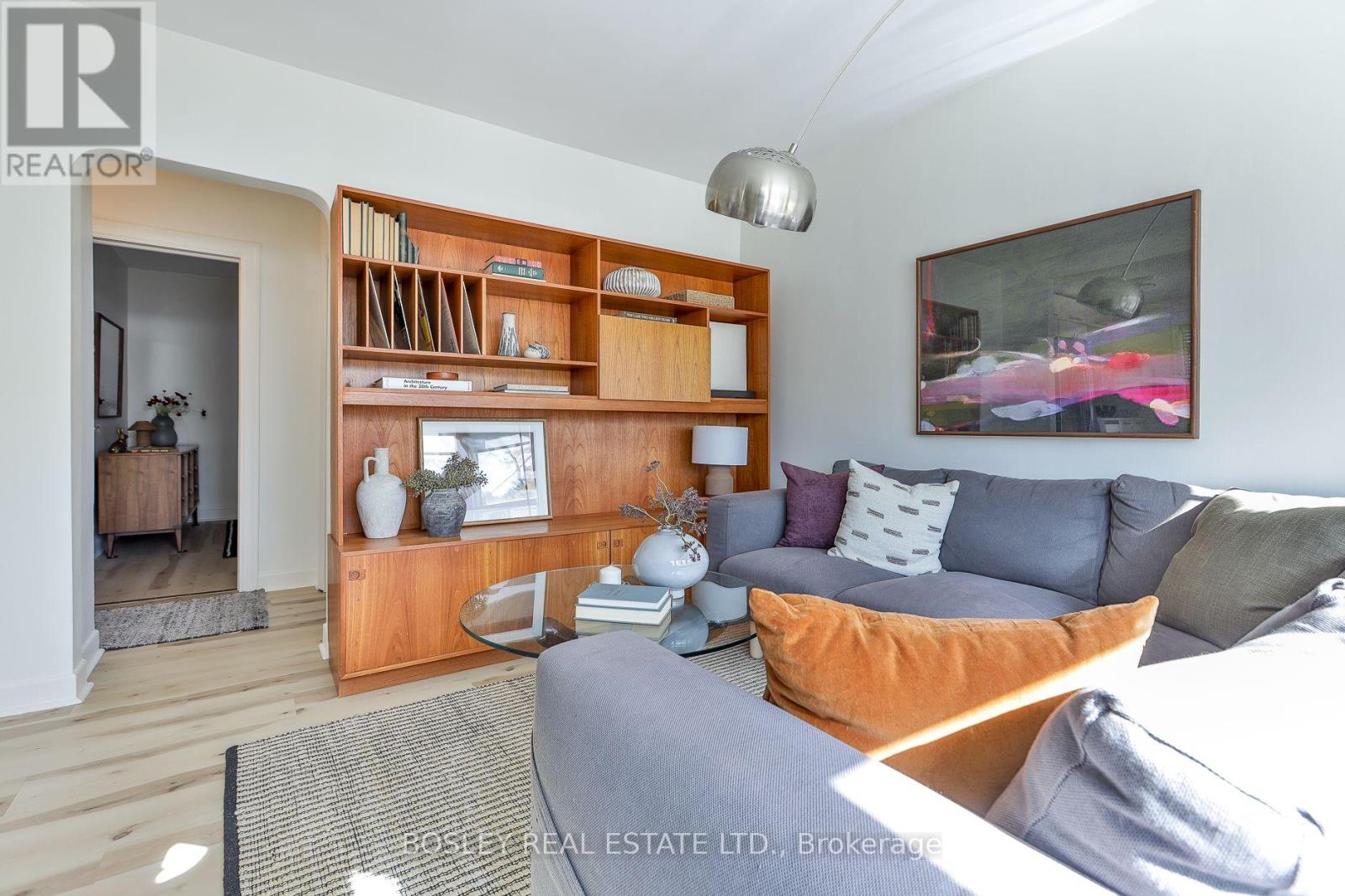16 Delroy Drive, Toronto, Ontario  M8Y 1M7 - Photo 6 - W14095052