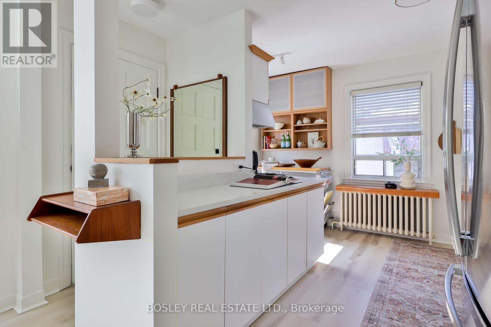 16 Delroy Drive, Toronto, Ontario  M8Y 1M7 - Photo 9 - W14095052