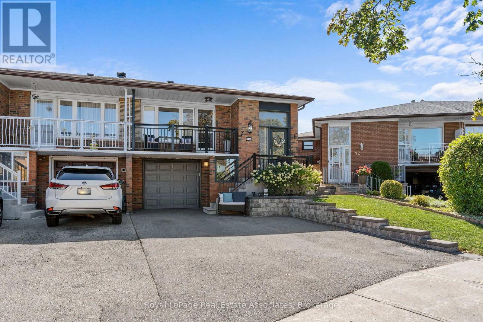 20 Honeywood Road, Toronto, Ontario  M3N 1B2 - Photo 2 - W14095058