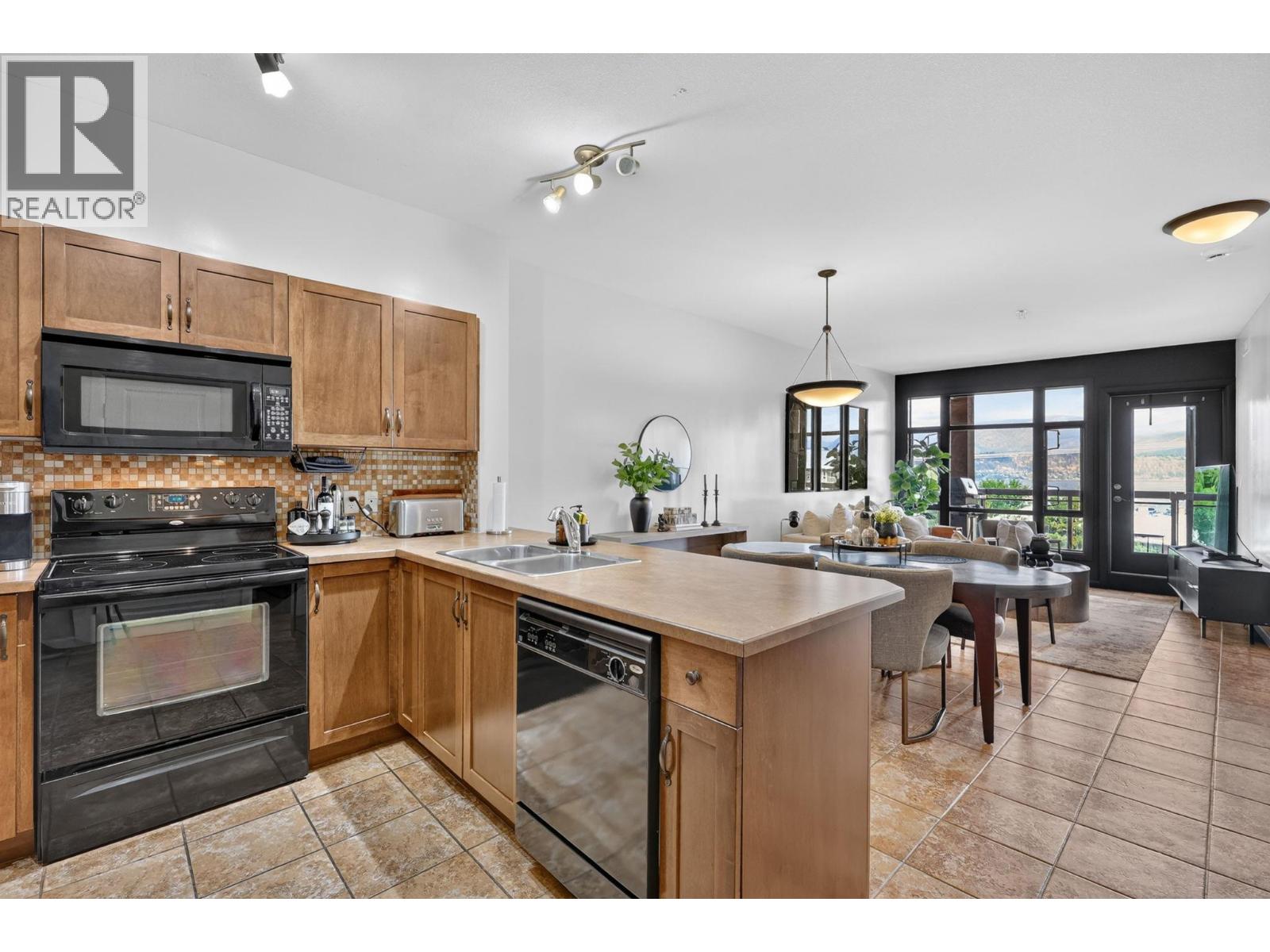 654 Cook Road Unit# 504, Kelowna, British Columbia  V1W 3G7 - Photo 2 - 10401962