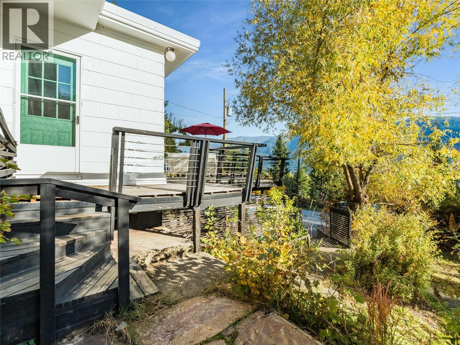 5995 Longbeach Road, Nelson, British Columbia  V1L 6P3 - Photo 13 - 10403828