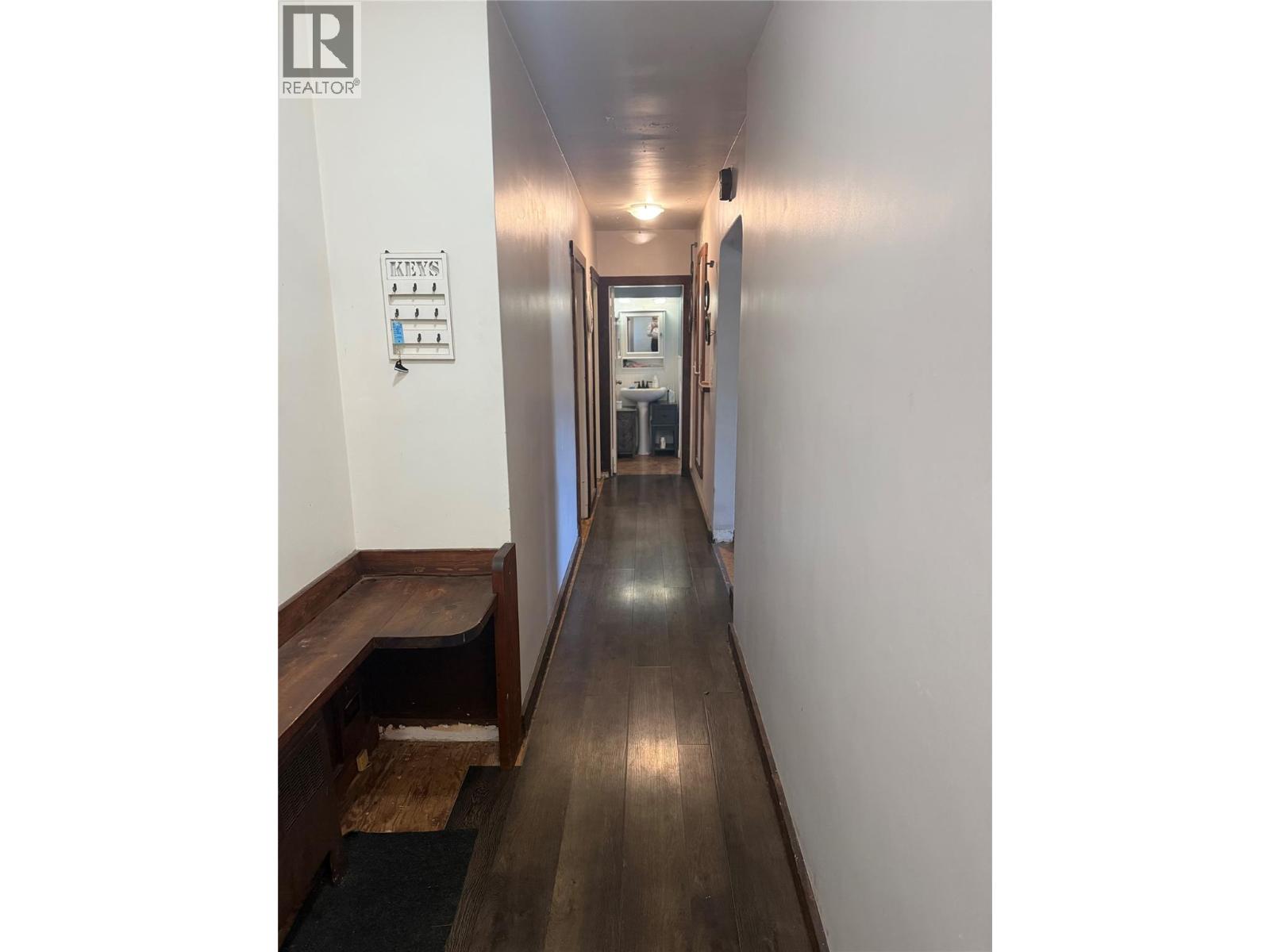 2600 Columbia Avenue, Castlegar, British Columbia  V1N 2X6 - Photo 5 - 10403927