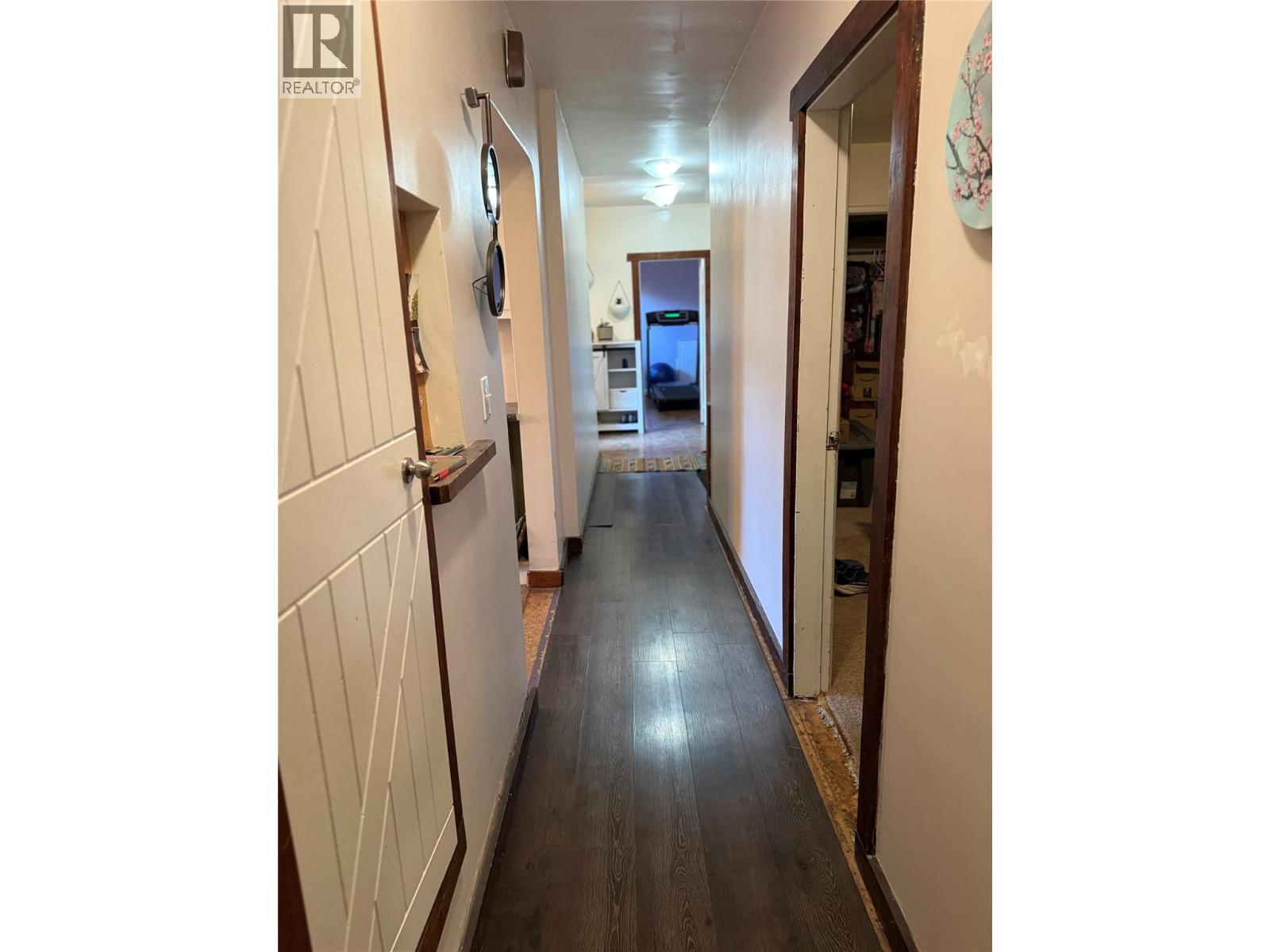 2600 Columbia Avenue, Castlegar, British Columbia  V1N 2X6 - Photo 48 - 10403927