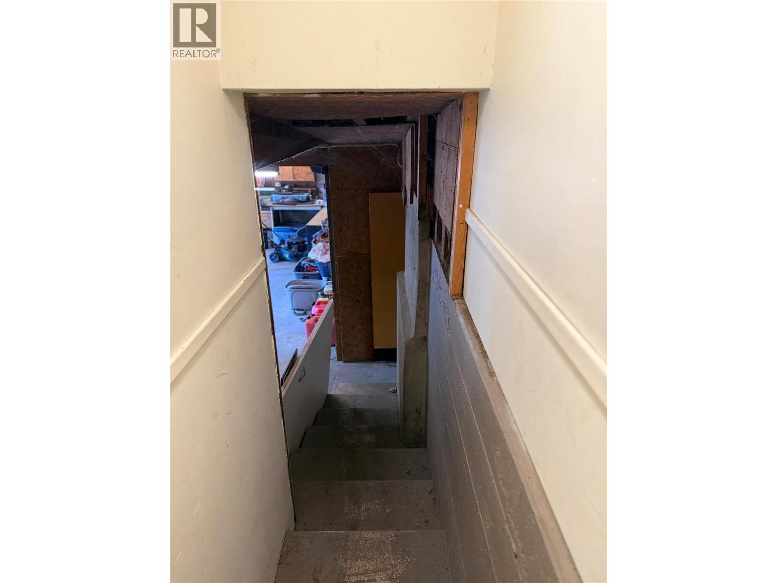 2600 Columbia Avenue, Castlegar, British Columbia  V1N 2X6 - Photo 55 - 10403927