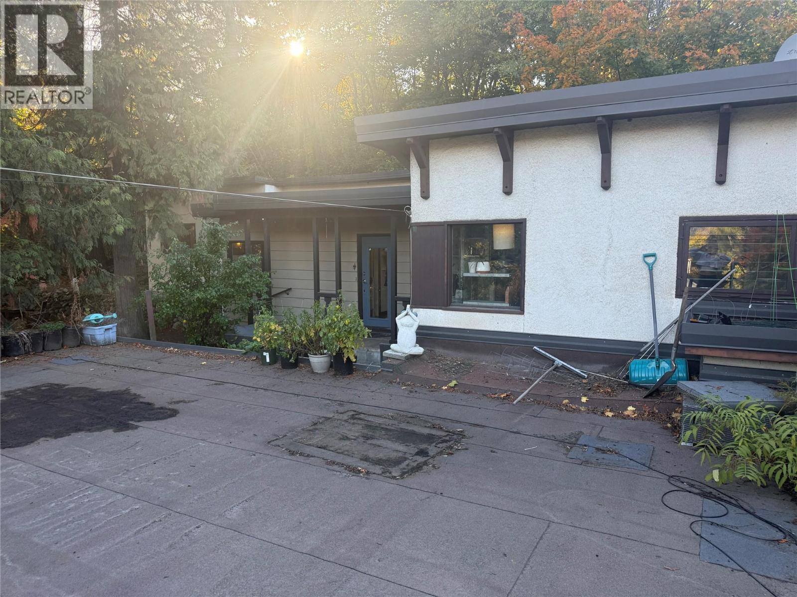 2600 Columbia Avenue, Castlegar, British Columbia  V1N 2X6 - Photo 71 - 10403927