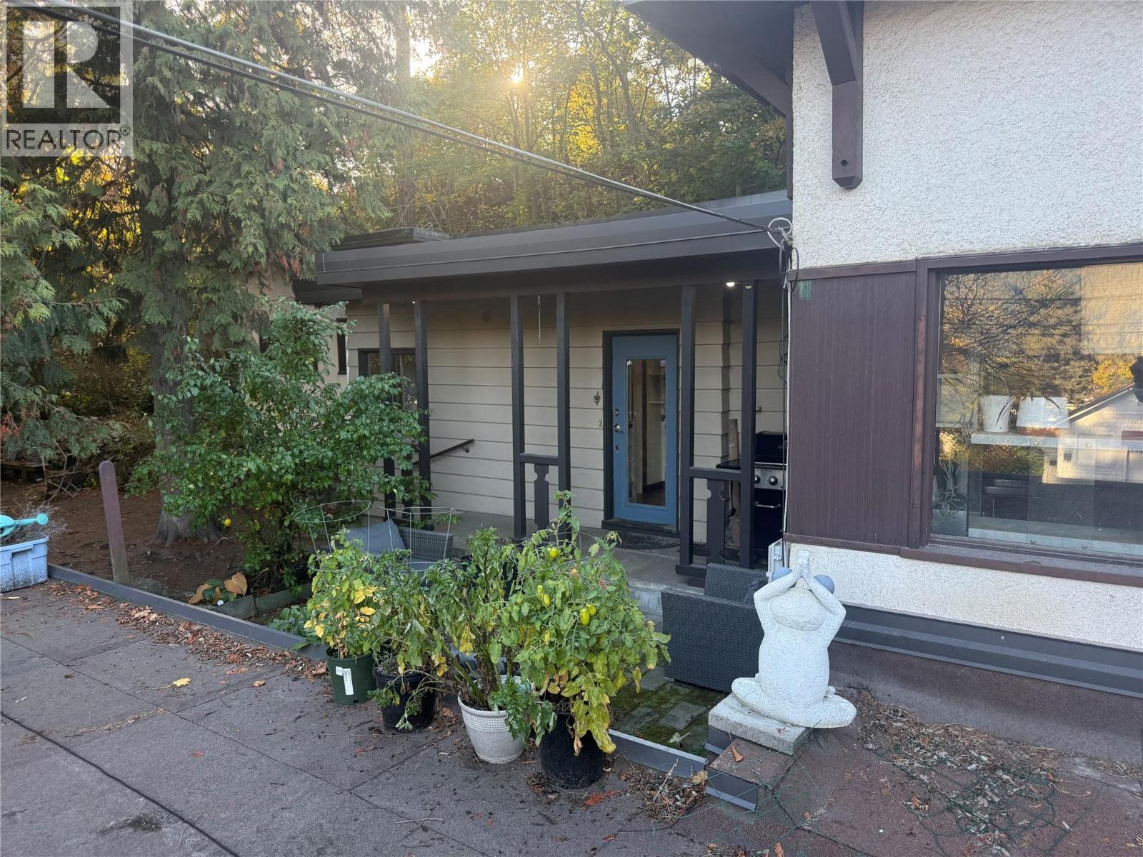 2600 Columbia Avenue, Castlegar, British Columbia  V1N 2X6 - Photo 75 - 10403927