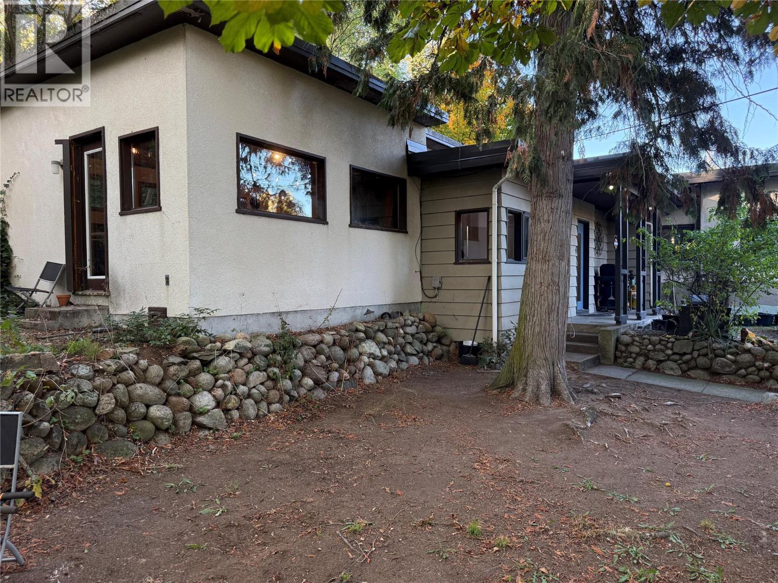 2600 Columbia Avenue, Castlegar, British Columbia  V1N 2X6 - Photo 88 - 10403927