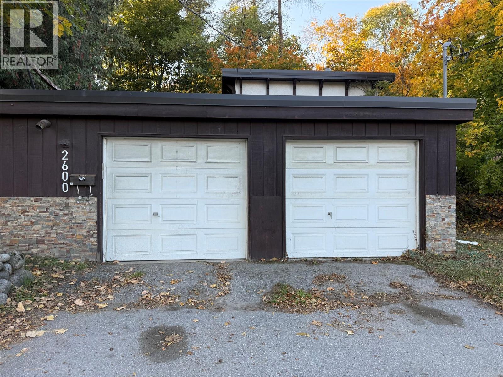 2600 Columbia Avenue, Castlegar, British Columbia  V1N 2X6 - Photo 92 - 10403927
