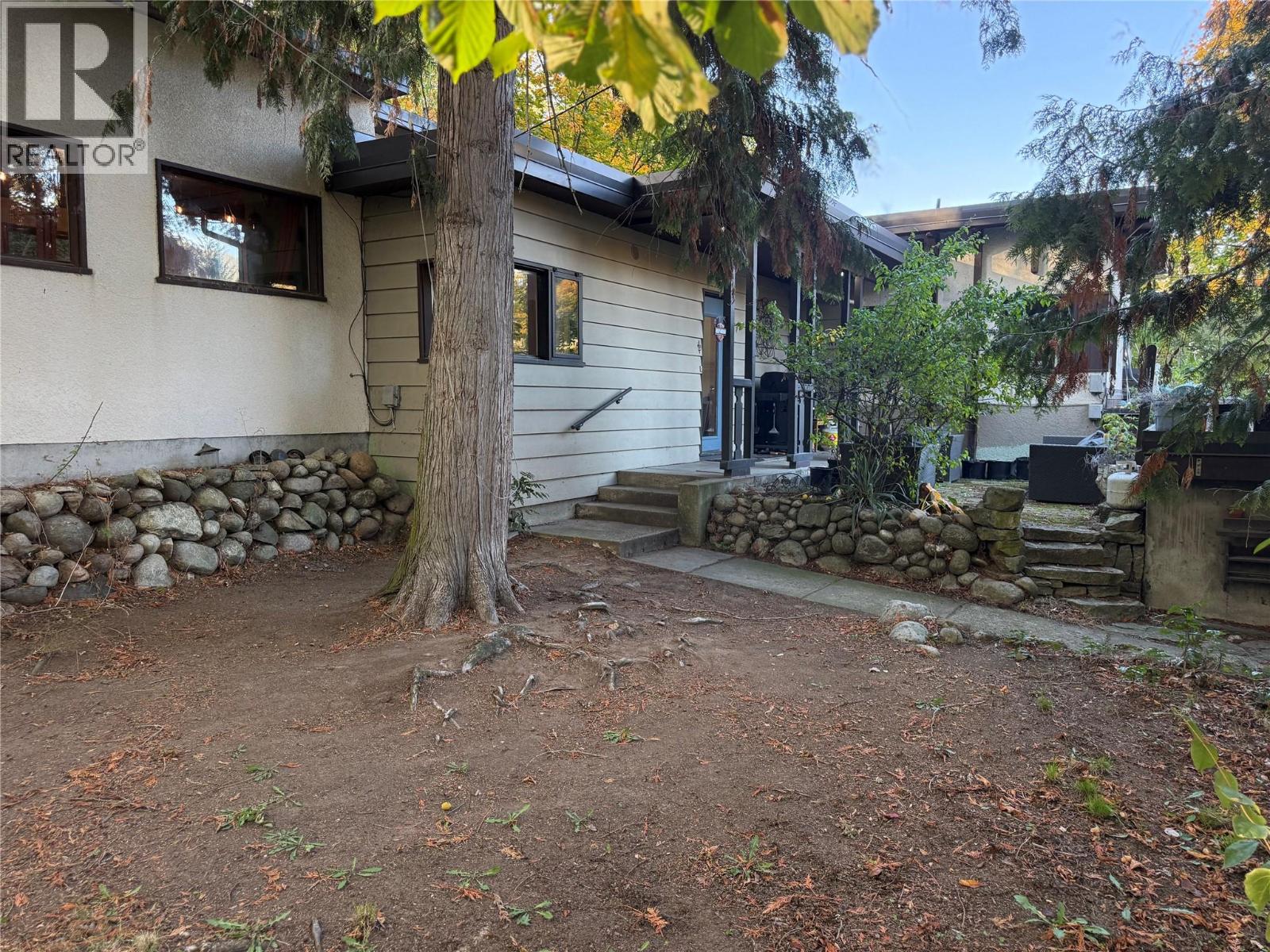 2600 Columbia Avenue, Castlegar, British Columbia  V1N 2X6 - Photo 87 - 10403927