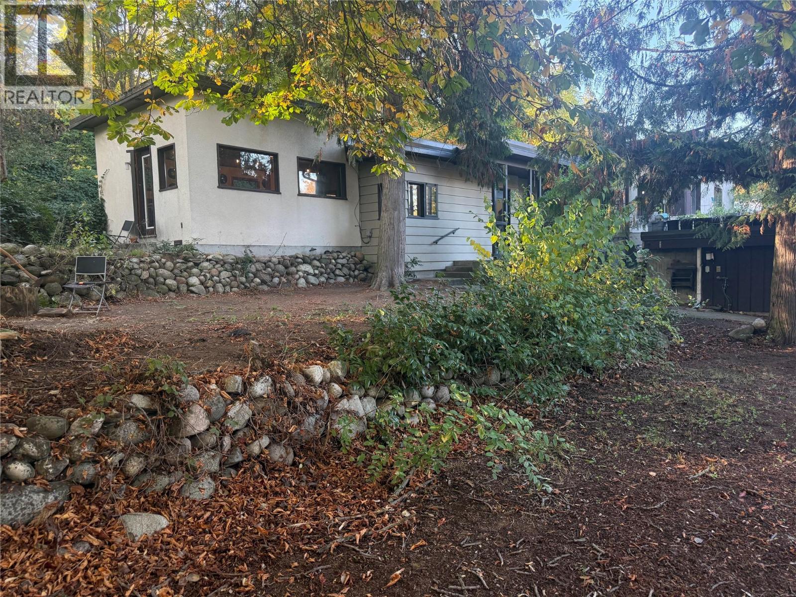 2600 Columbia Avenue, Castlegar, British Columbia  V1N 2X6 - Photo 67 - 10403927