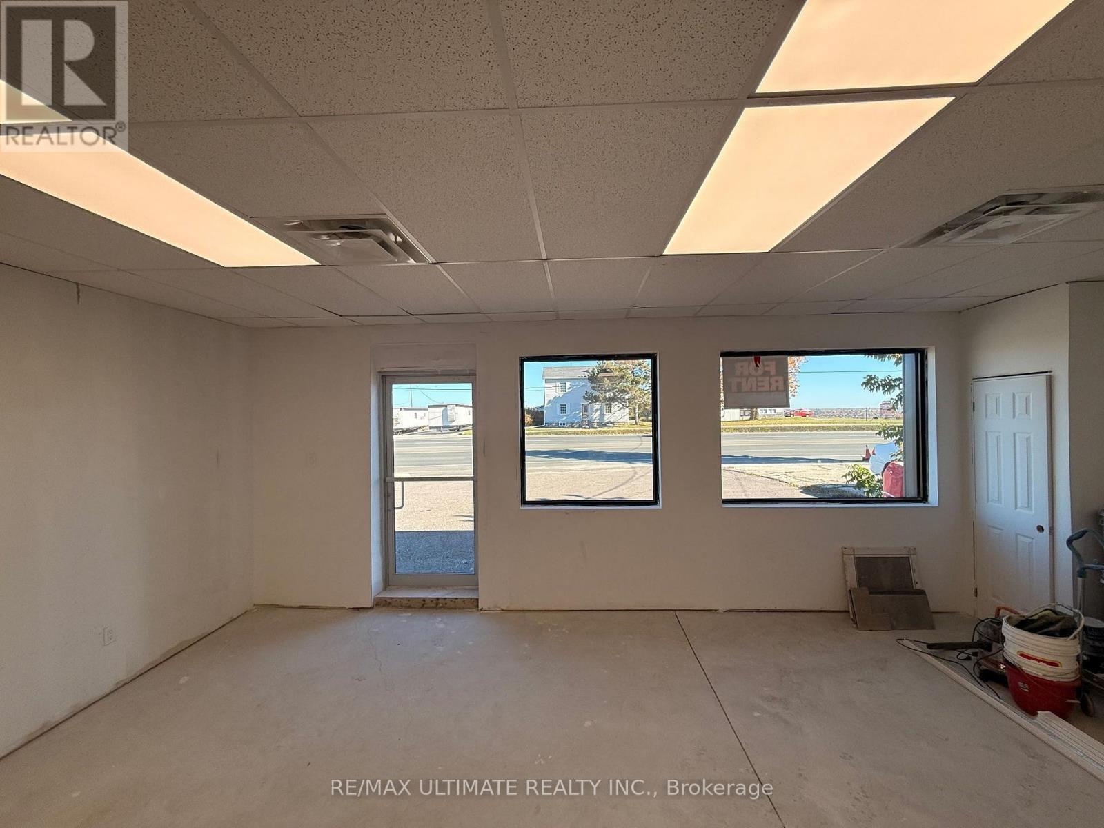 3 - 18582 Yonge Street, East Gwillimbury, Ontario  L9N 0J4 - Photo 2 - N13879586