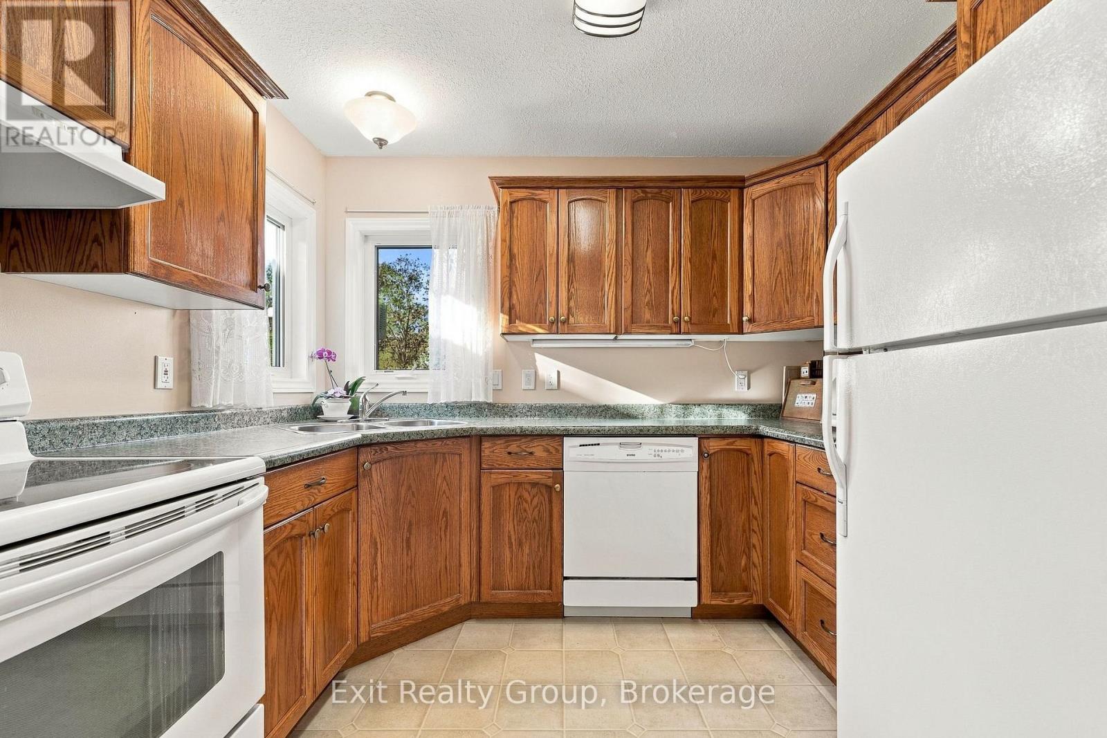 17 Aletha Drive, Prince Edward County, Ontario  K0K 3L0 - Photo 14 - X14095146