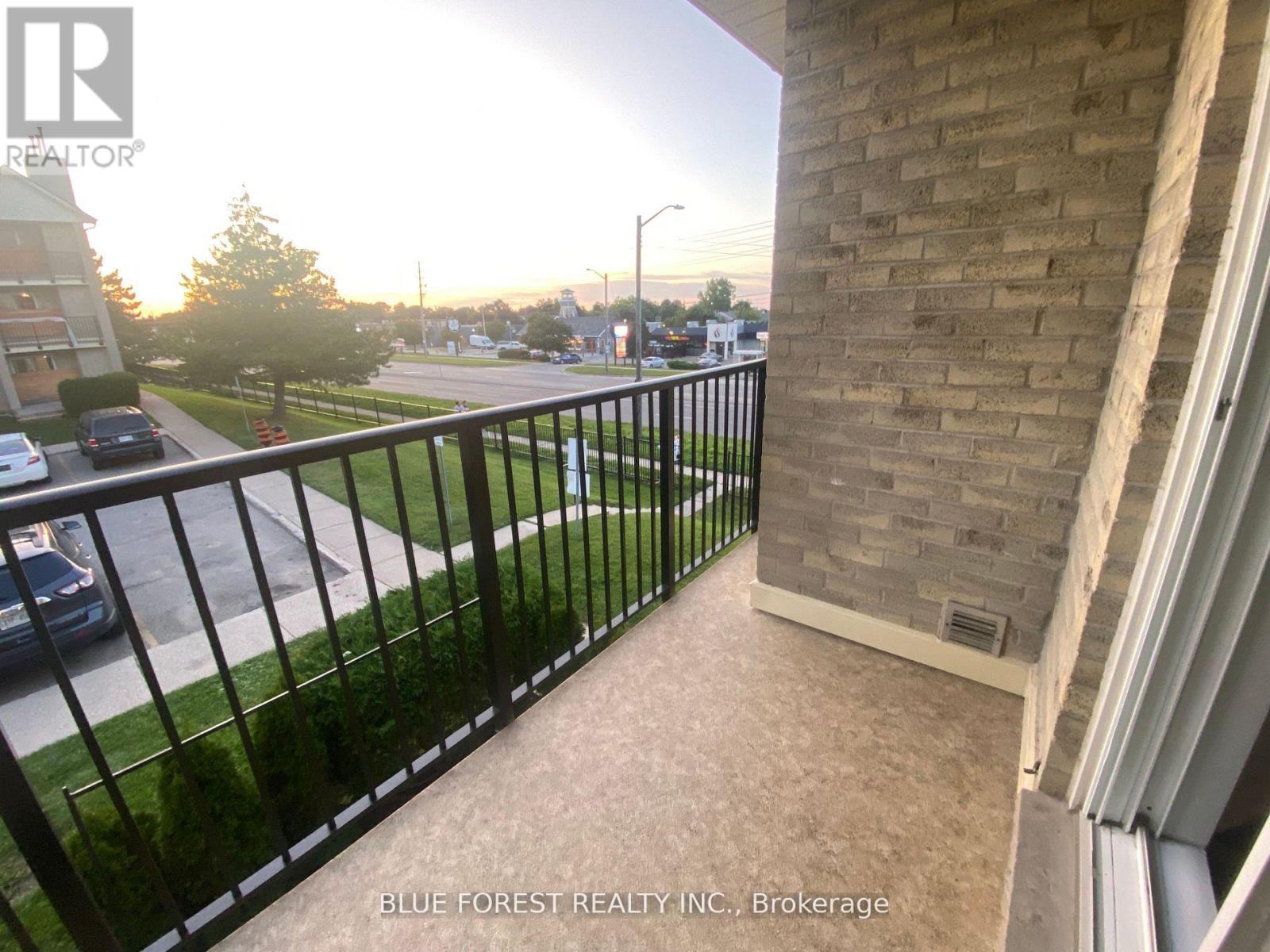 737 201 Crescent, London South, Ontario  N5Z 4X9 - Photo 3 - X14095172