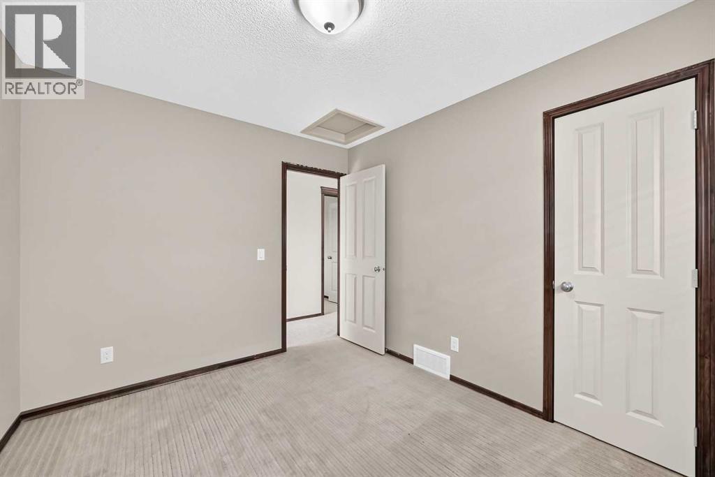 36 Auburn Bay Avenue SE