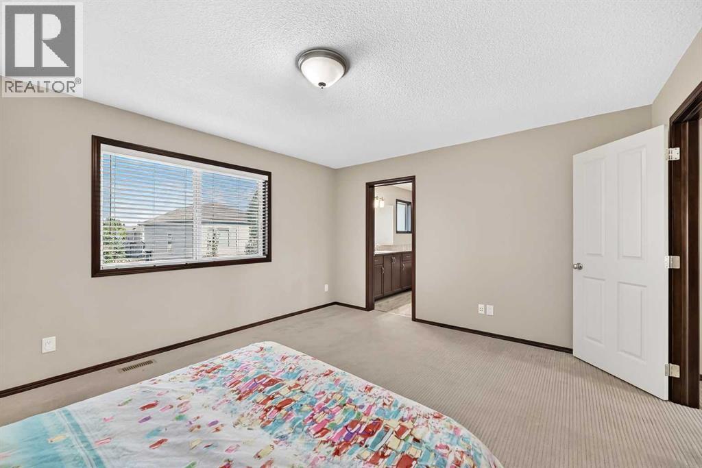 36 Auburn Bay Avenue SE
