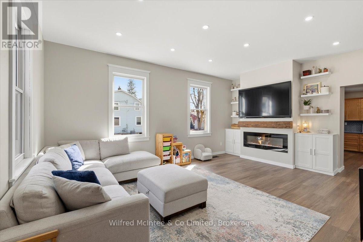 425 Yonge Street S, Brockton, Ontario  N0G 2V0 - Photo 9 - X14094296