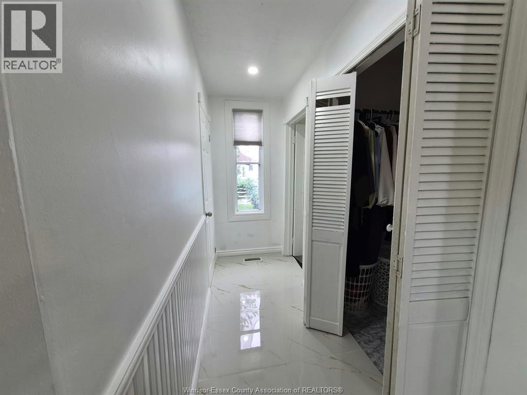 947 Elsmere, Windsor, Ontario N9A 2A8 - Photo 15 - 26025667